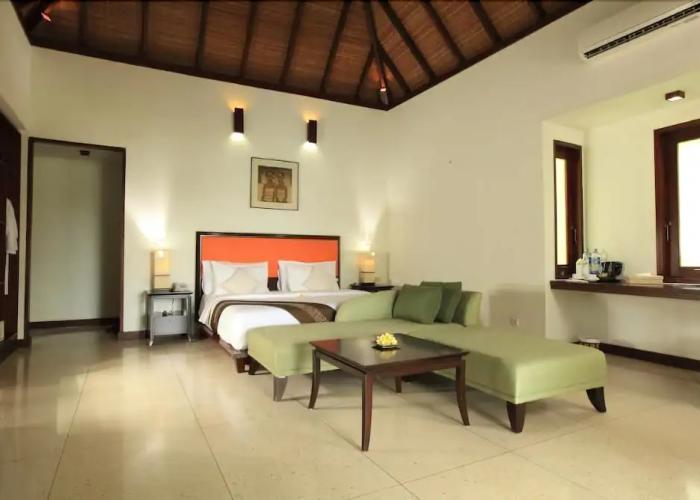 Nusa Nalan Beach Resort