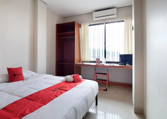 RedDoorz Plus @ Bitung City Center