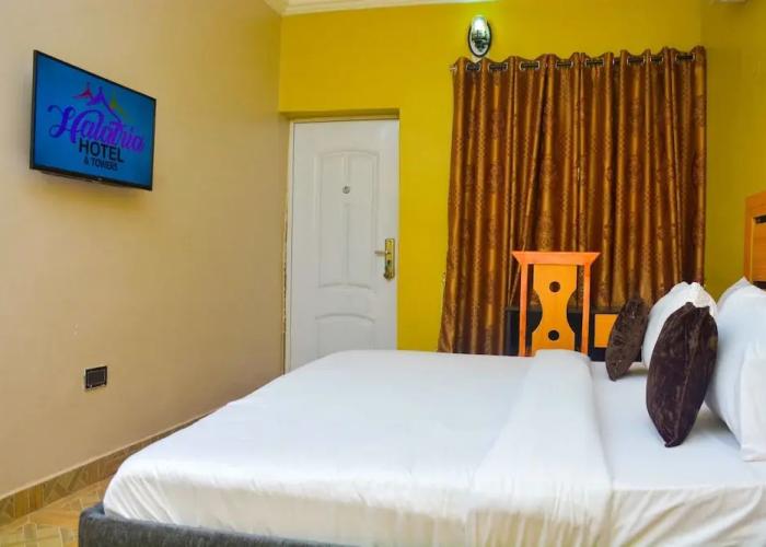 Halatria Hotel & Towers