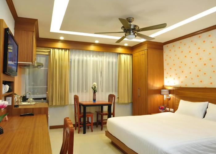 Green Harbor Hotel & Service Apartment