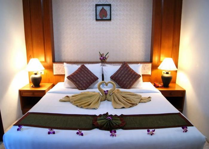Thanthip Beach Resort