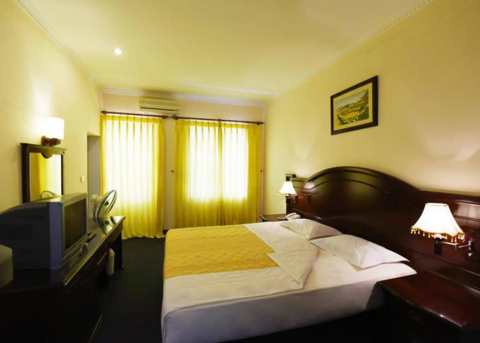 Gieng Ngoc Hotel