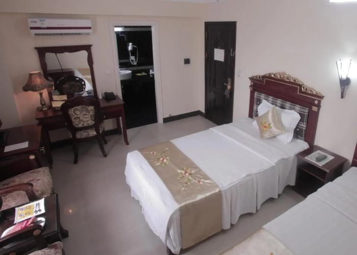 Classic Hoang Long Hotel