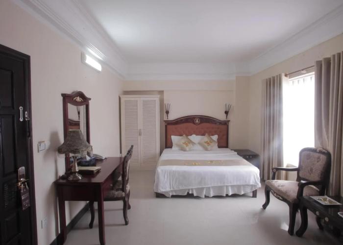 Classic Hoang Long Hotel