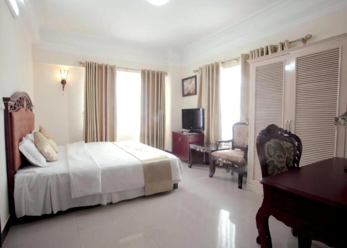 Classic Hoang Long Hotel