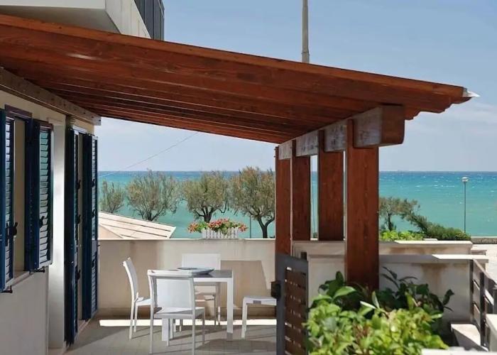 Dolce Mare 4 - Sea Front - Large Balcony - Sandy Beach