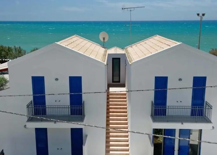 Dolce Mare 6 - Second Floor - Sea Front Large Balcony - Free Wifi and Garage