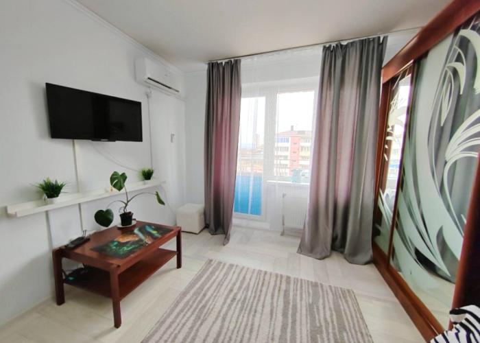 Oktyabryskaya 37B Apartments