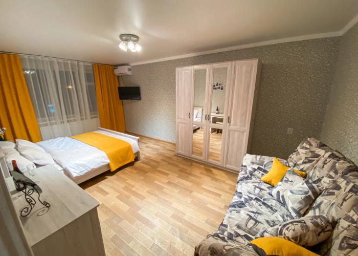 Na Berezke Kochubeya 3 Etazh Flat