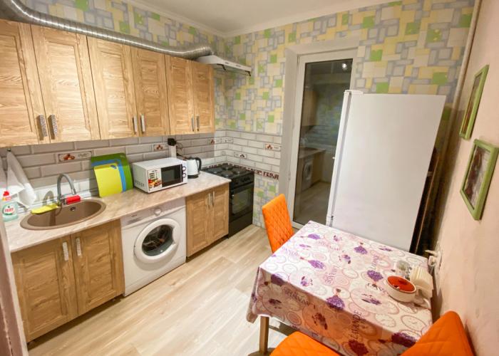 Na Berezke Kochubeya 3 Etazh Flat