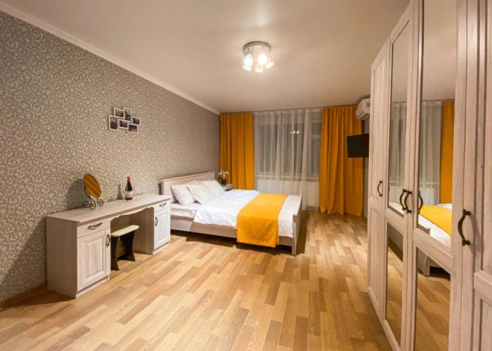 Na Berezke Kochubeya 3 Etazh Flat