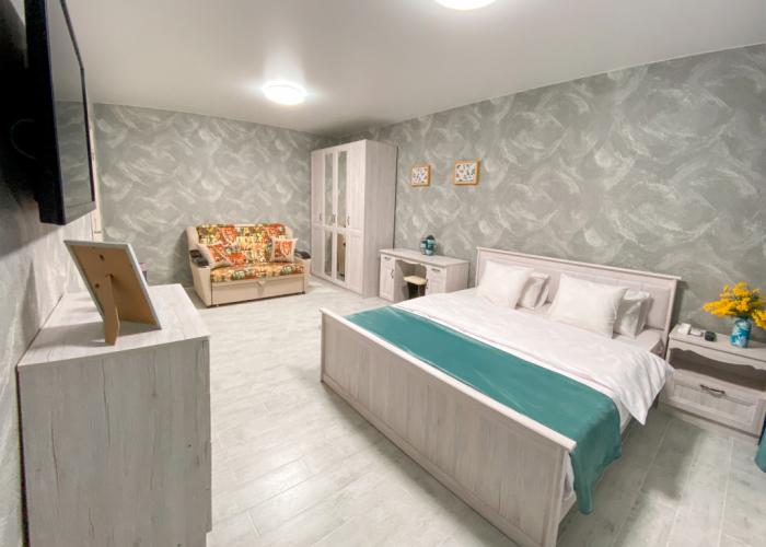 Na Berezke Kochubeya 6 Etazh Flat