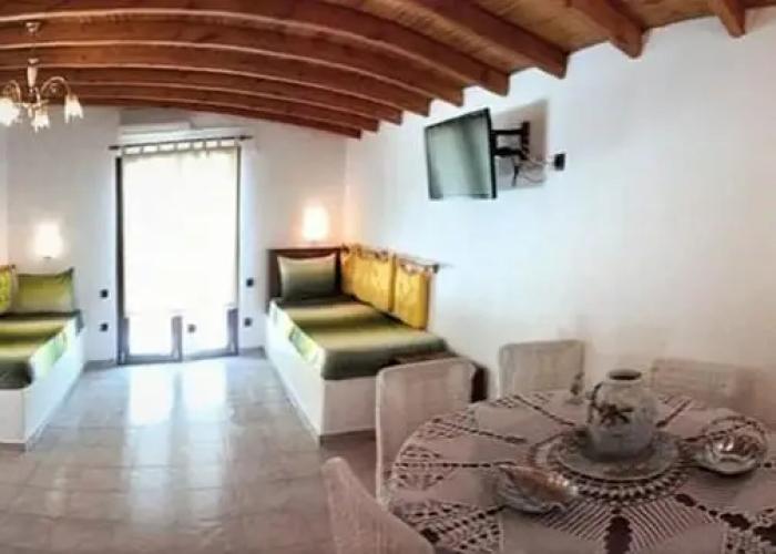 Family Villa in Sani - Sleeps 6 - Parking - Wifi