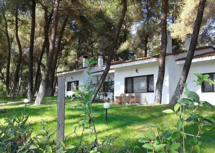 Family Villa in Sani - Sleeps 6 - Parking - Wifi