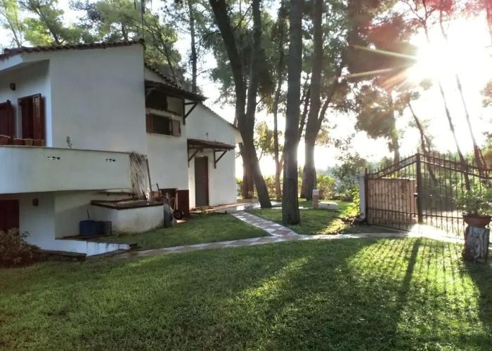 Family Villa in Sani - Sleeps 6 - Parking - Wifi