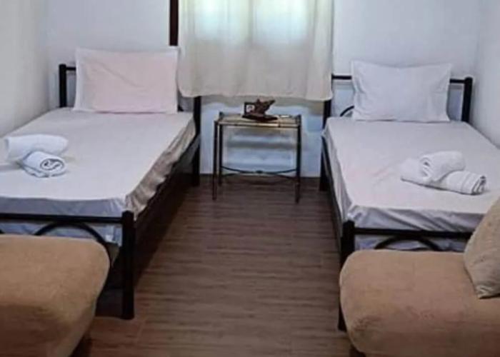 Family Villa in Sani - Sleeps 6 - Parking - Wifi