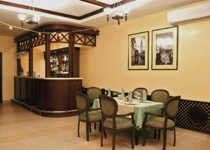 Yut Hotel