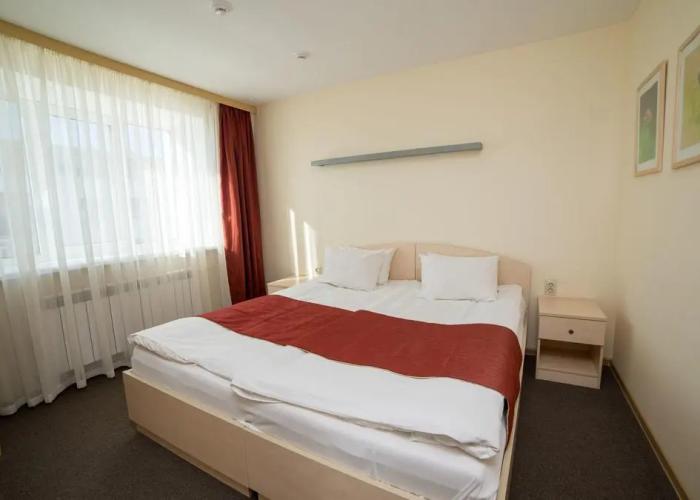 Yut Hotel