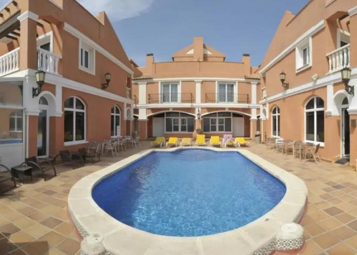 Lloyds Beach Club Aparthotel