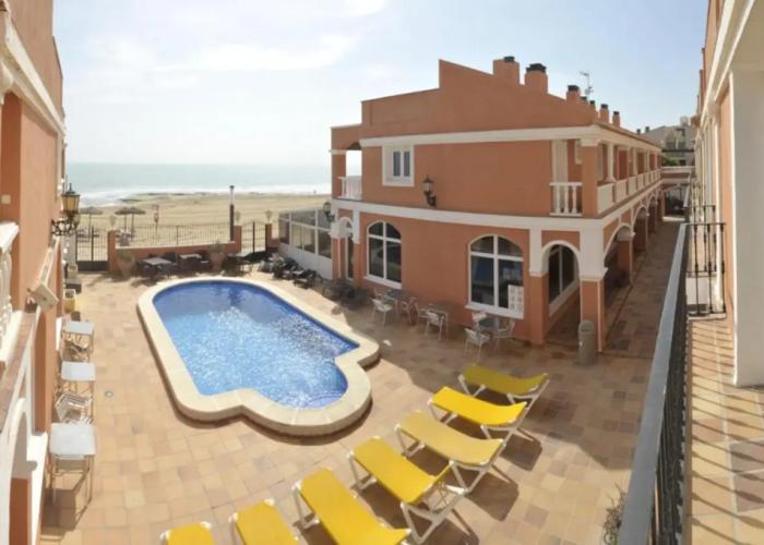Lloyds Beach Club Aparthotel