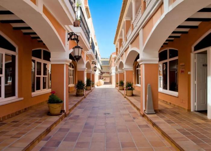 Lloyds Beach Club Aparthotel