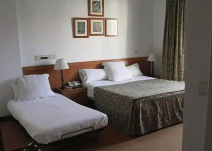 Hostal Gran Via Levante