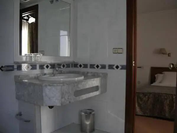 Hostal Gran Via Levante