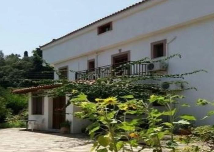 Alekos Rooms and Apartments