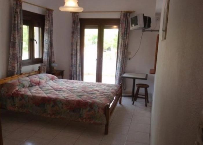 Alekos Rooms and Apartments