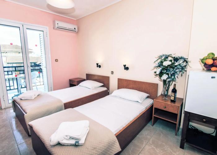 Must Hotel