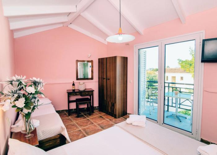 Must Hotel