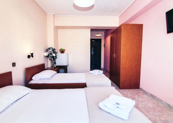 Must Hotel