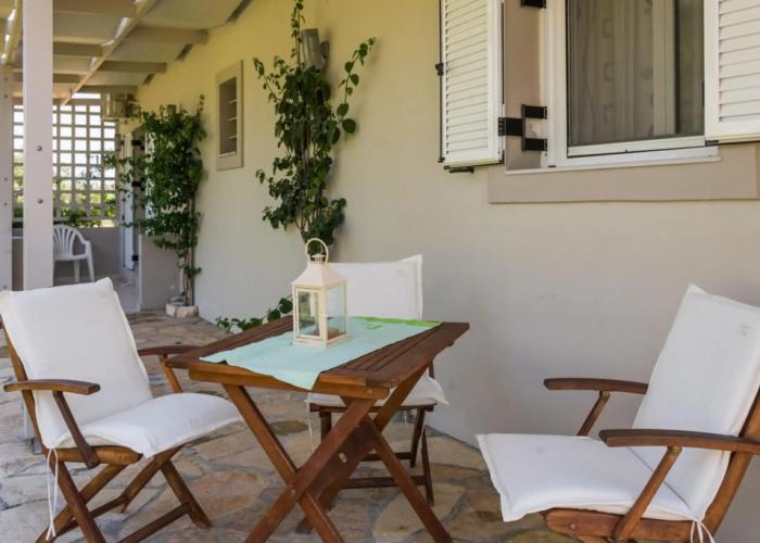 Tesys Studios & Apartments
