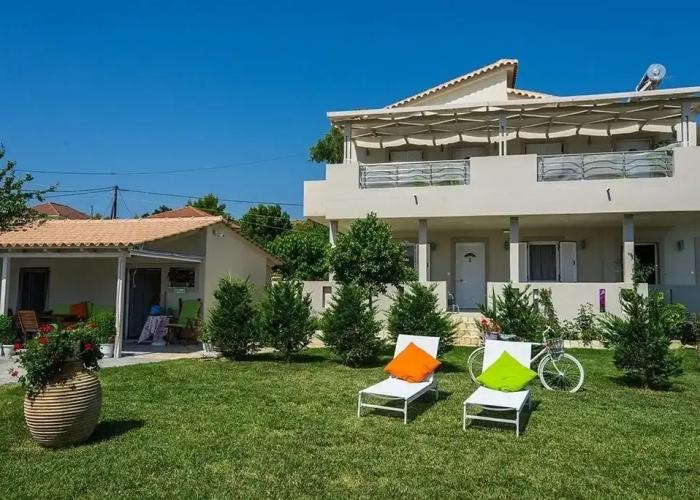 Tesys Studios & Apartments