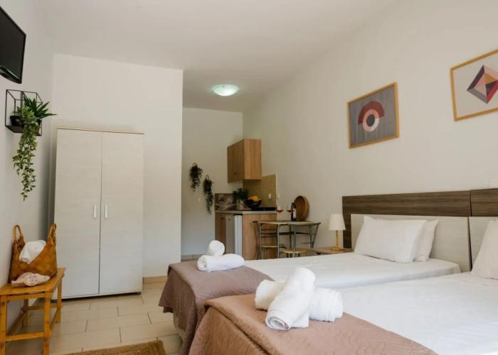 Tesys Studios & Apartments