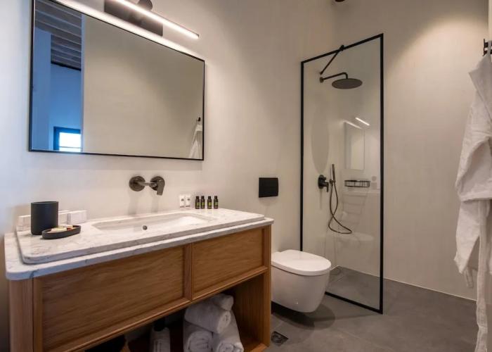 Kalathos Square Luxury Suites