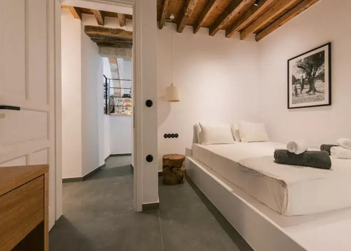 Kalathos Square Luxury Suites