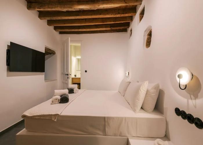 Kalathos Square Luxury Suites