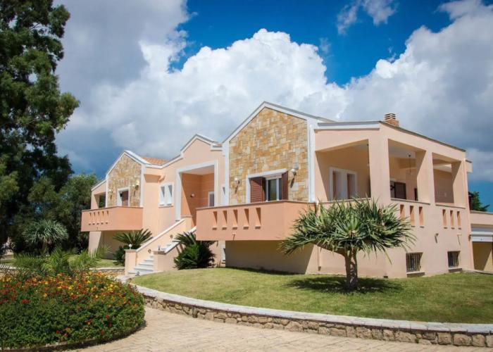 Leone Luxury Villas