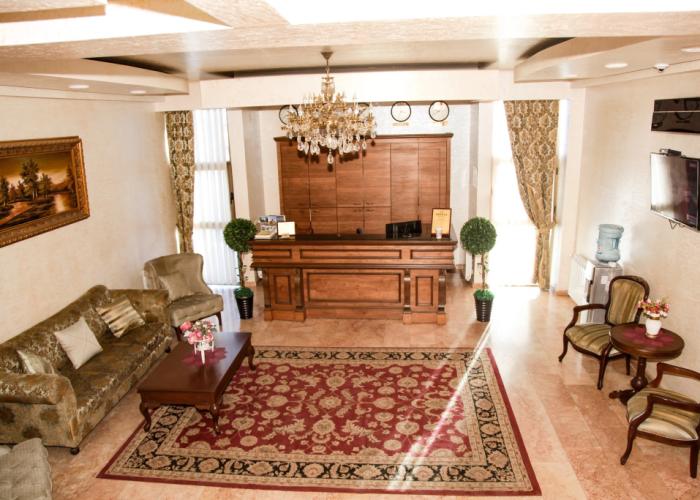 Iberia Palace Hotel & Restaurant
