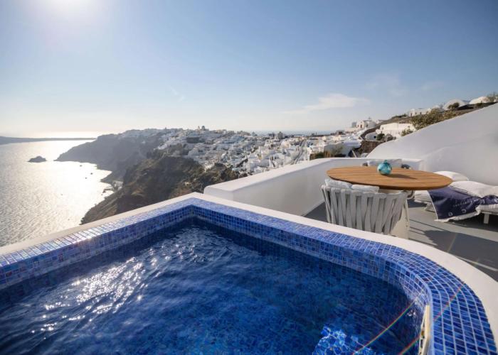 Ikies Santorini