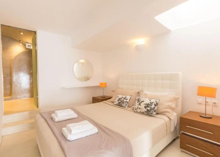 Oia Suites