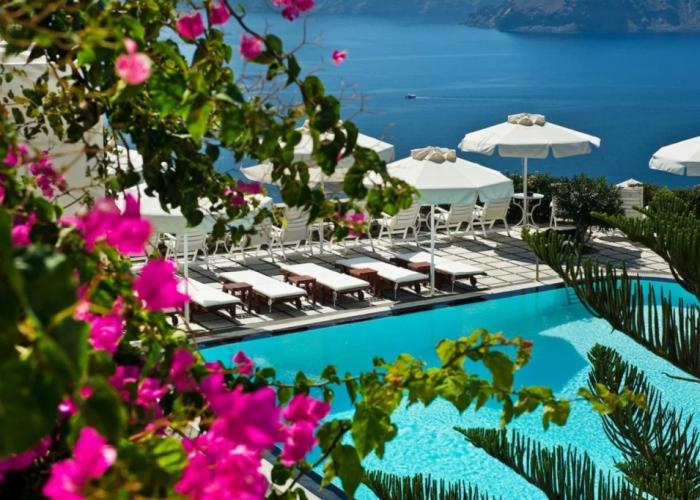 Nikos Villas