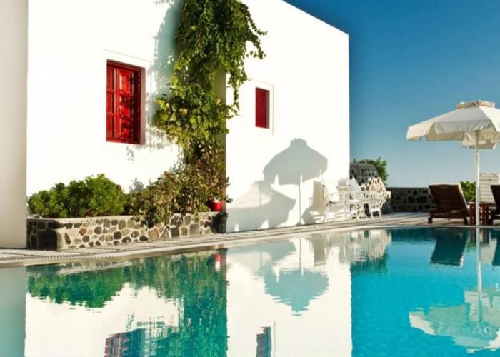 Nikos Villas