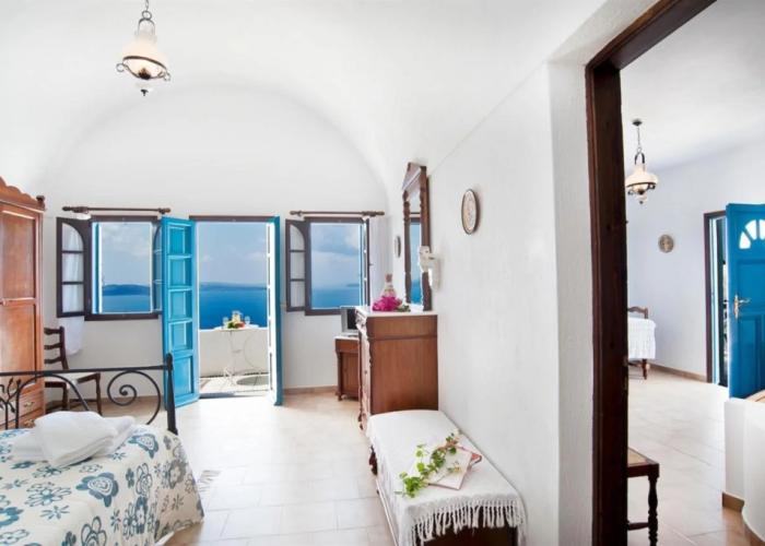 Nikos Villas