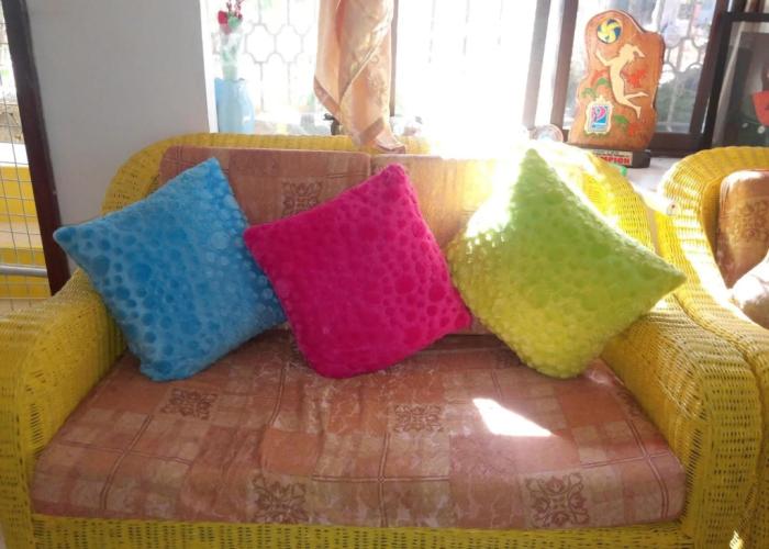 Yellow HOUSE Vacation Rental