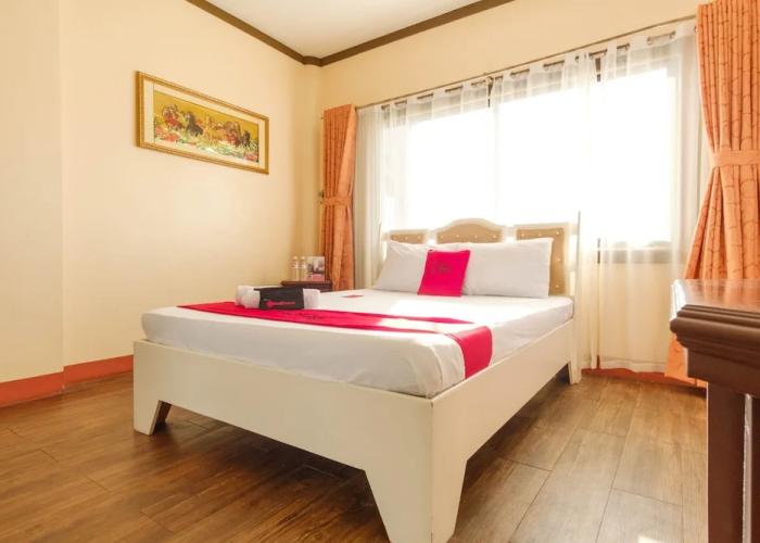 RedDoorz Plus @ Seaborne Hotel Subic Zambales