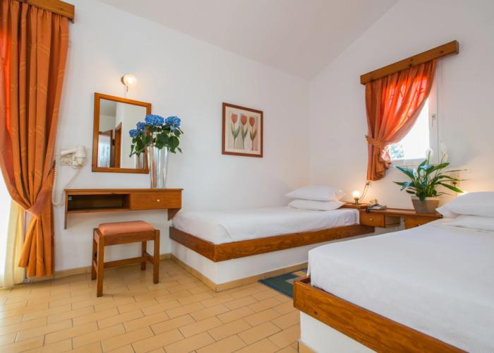 Delfinia Hotel & Bungalows