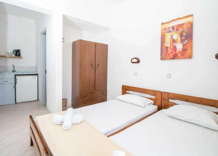 Nikos BnB