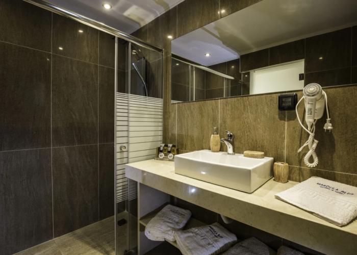 Maroula Blue Studios & Suites
